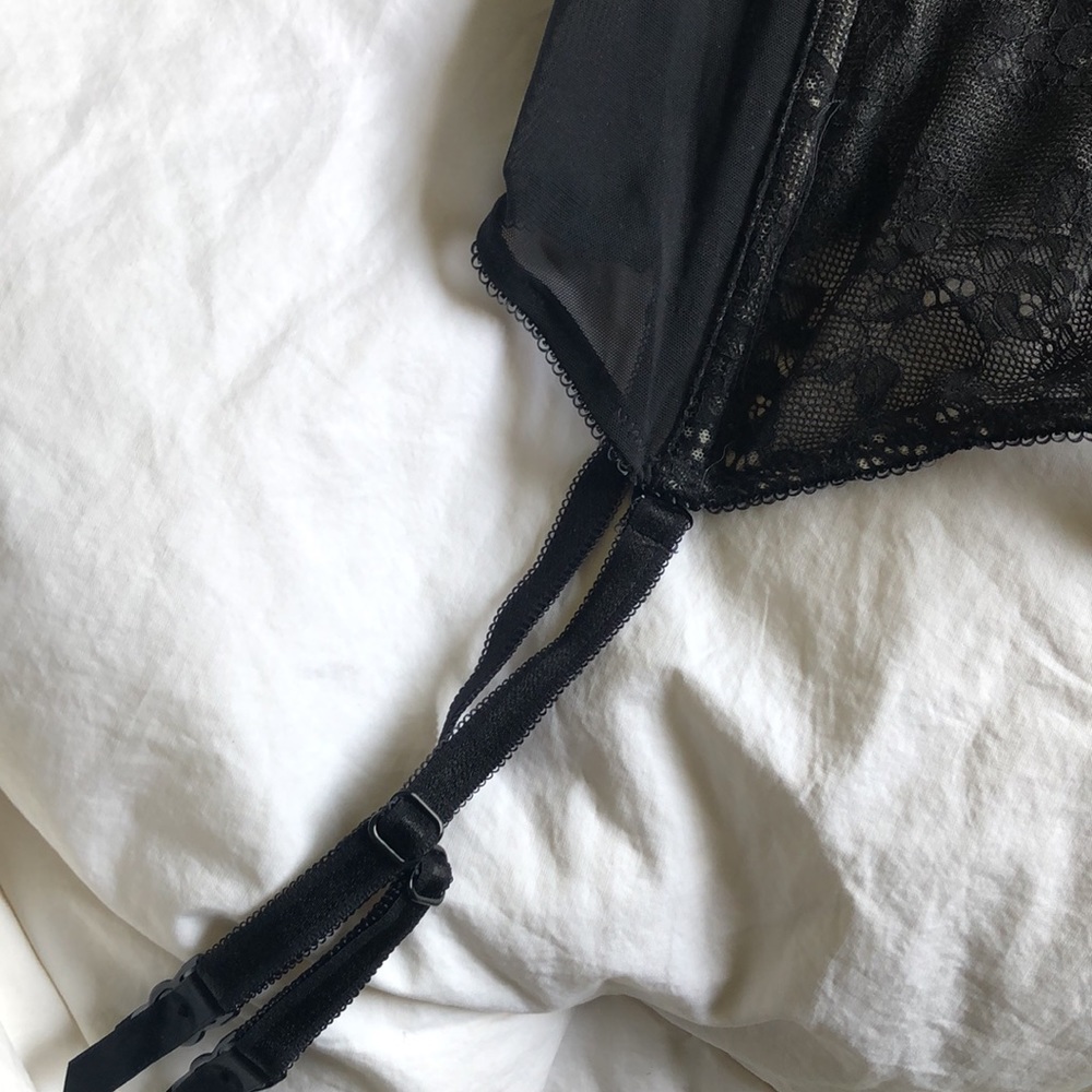 Victorias Secret Lingerie Set - Picture 5 of 10